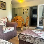 Neon Balaton, Large Botanical Garden, Bicycles, Pet&family Friendly, Outside Kitchen, Lejlighed *
