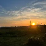 Neon Balaton, Large Botanical Garden, Bicycles, Pet&family Friendly, Outside Kitchen,