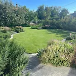 Neon Balaton, Large Botanical Garden, Bicycles, Pet&family Friendly, Outside Kitchen,