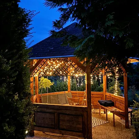 Apartmán Neon Balaton, Large Botanical Garden, Bicycles, Pet&family Friendly, Outside Kitchen, Csopak