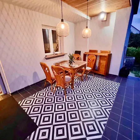 Neon Balaton, Large Botanical Garden, Bicycles, Pet&family Friendly, Outside Kitchen, Csopak