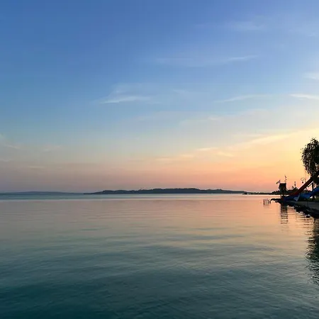 Apartmán Neon Balaton, Large Botanical Garden, Bicycles, Pet&family Friendly, Outside Kitchen,