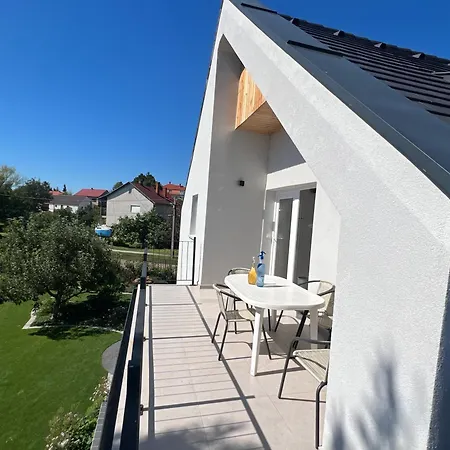 Neon Balaton, Large Botanical Garden, Bicycles, Pet&family Friendly, Outside Kitchen,